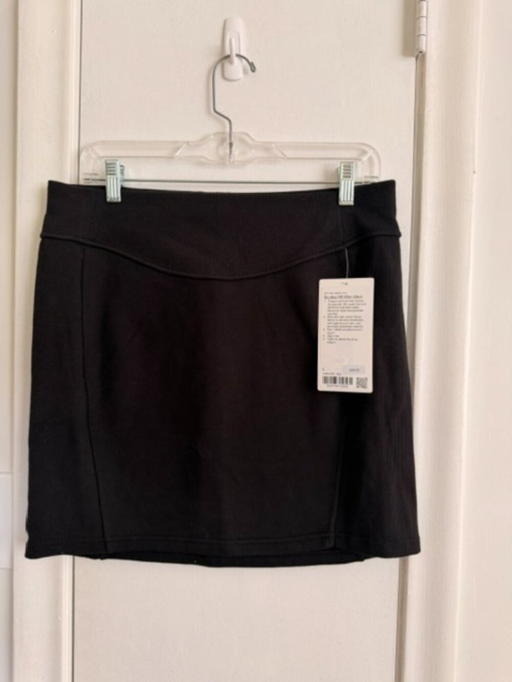 Lululemon Scuba High-Rise Mini Skirt – Black – Size Large – NWT - Picture 2 of 8